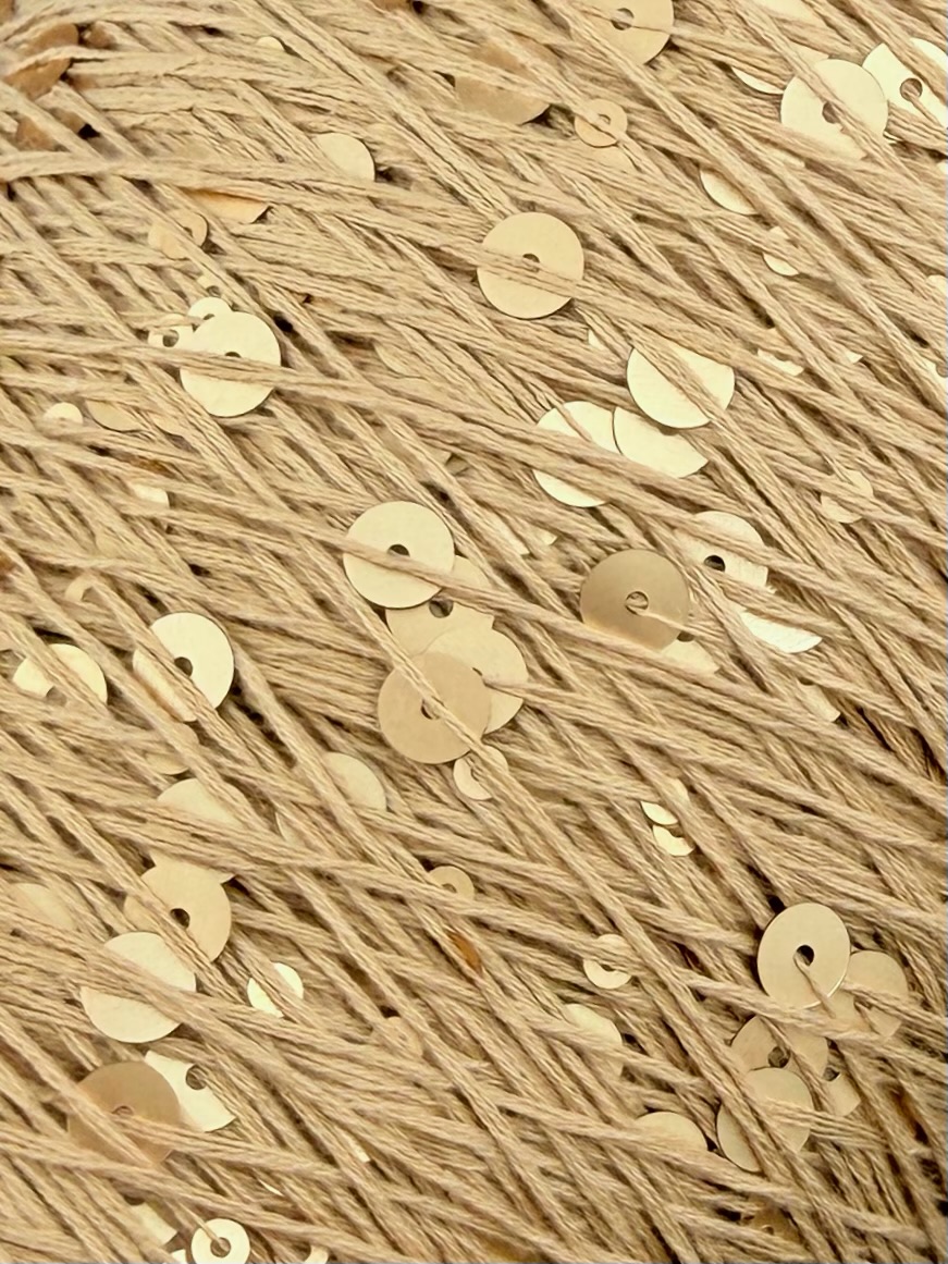 Art. Brillante 260 m / 100 g – Baumwolle mit Maxi-Pailletten col. Goldbeige